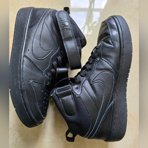 Nike Court Borough Mid 2 Triple Black, boys 6Y - Picture 6 of 7